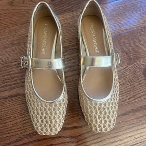 Crown Vintage Women's Metallic Gold Flats size 8